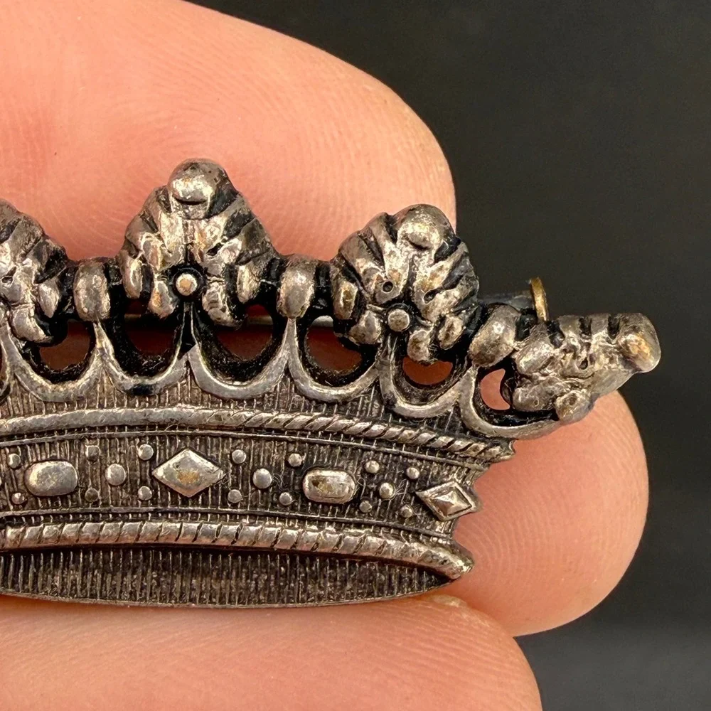 Vintage Crown Brooch Pin Sterling Silver Tone Ornate Royal Tiara Design READ